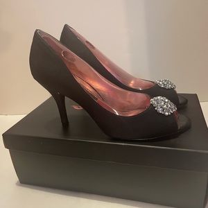 Nina Fiery Satin Pump in Black, Woman Shoe size 6.5